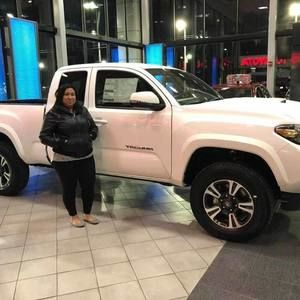 Meet your Posher, Loyda